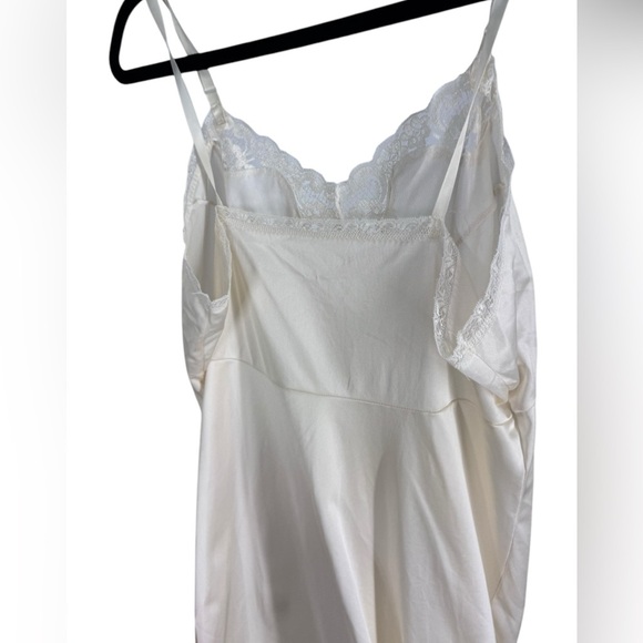 Vintage one piece slip with lace size 38. Union made cream color Adonna - Picture 3 of 5
